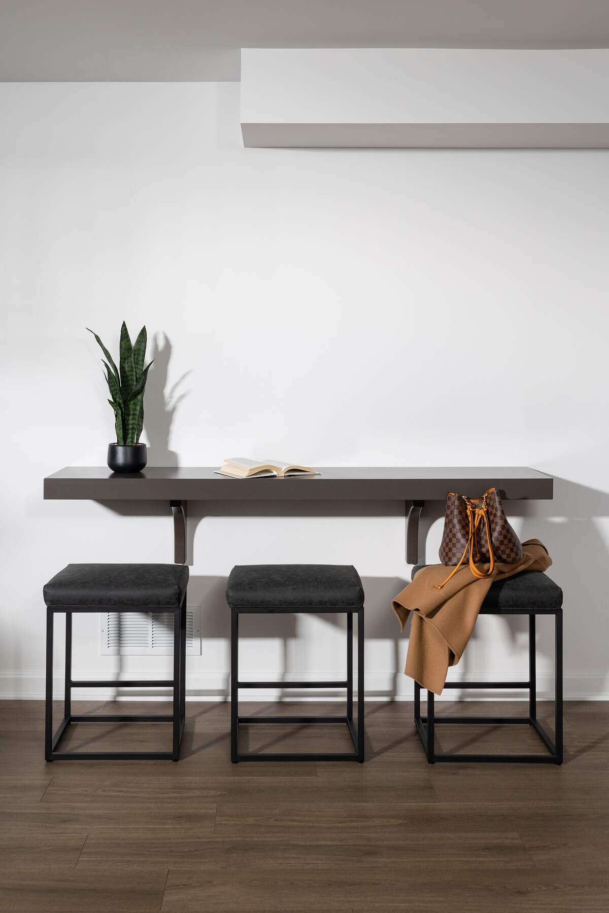 009 1499 Sable Wing Internet